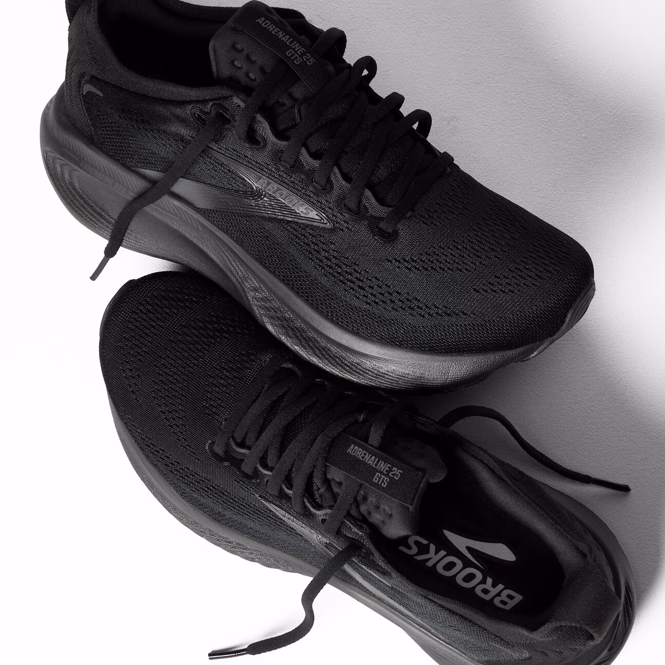 Brooks Adrenaline GTS 25 Dömu Hlaupaskór Black/Black/Ebony - Image 2