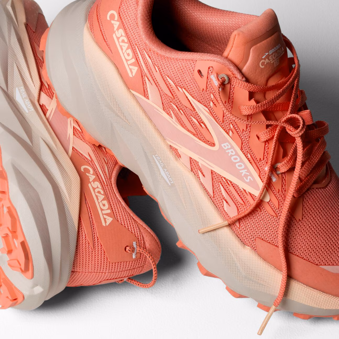 Brooks Cascadia 19 Dömu Hlaupaskór Peach Echo/Chateau/White - Image 2