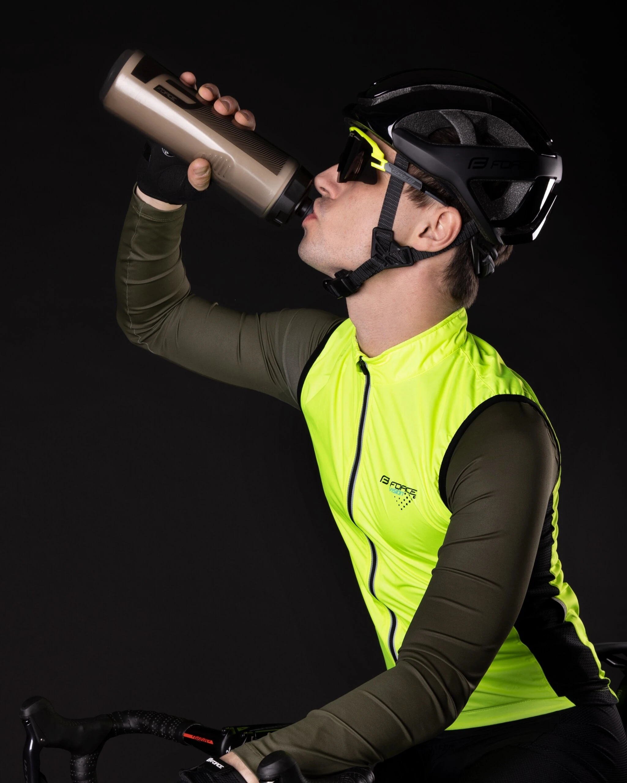 Force Vatnsflaska 0,9l Transparent Black - Image 2
