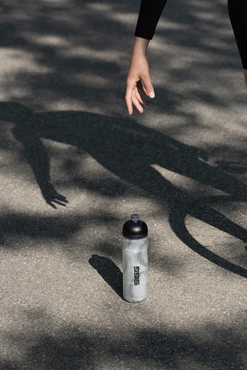SIGG Pulsar Vatnsbrúsi Therm Night 0,65 L - Image 9